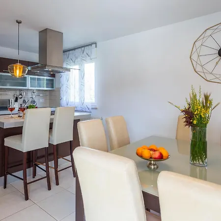 Holiday home Awesome In With Wifi