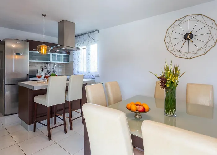 Дом отдыха Awesome In With Wifi