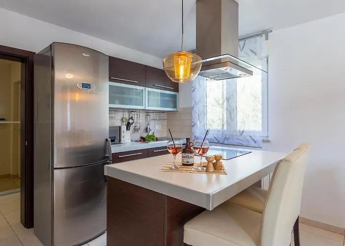 Awesome In With Wifi Пула